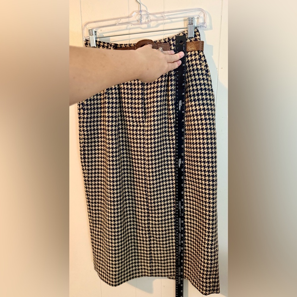 Evan Picone Vintage Houndstooth Patterned Skirt with Belt, Size 6 - Picture 6 of 8